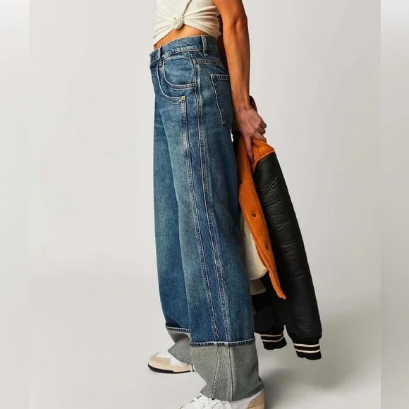 Women's Blue Wide-Leg Jeans - Picture 4 of 5